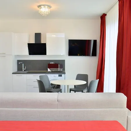 Coastal Seaside Calm With Balcony Apartment Bibione