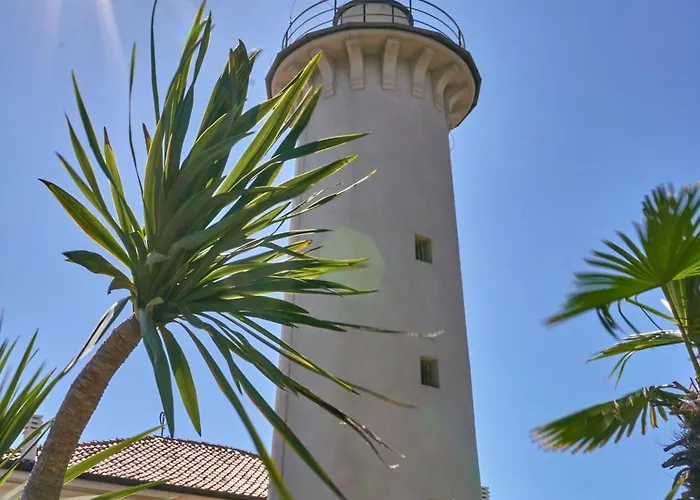 Coastal Seaside Calm With Balcony Апартаменти *